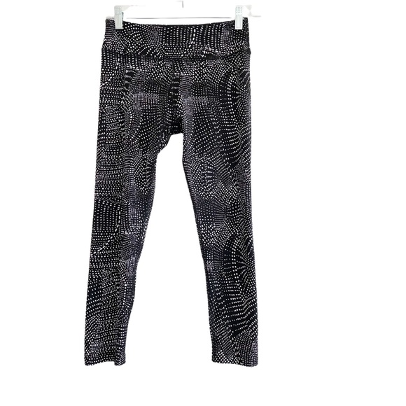 Beyond Yoga | Pants & Jumpsuits | Beyond Yoga Black White Swirling Dot ...